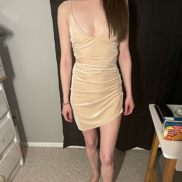 Lucy in the Sky bandage cut dress - Picture 2 of 4